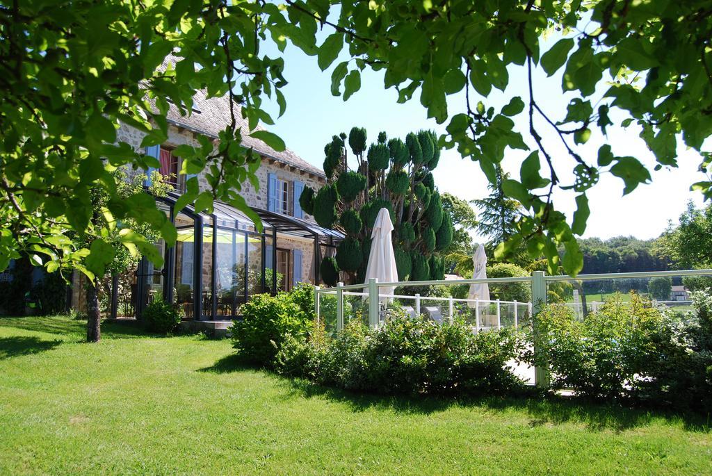 Les Maisons De Concasty Boisset  Exteriör bild