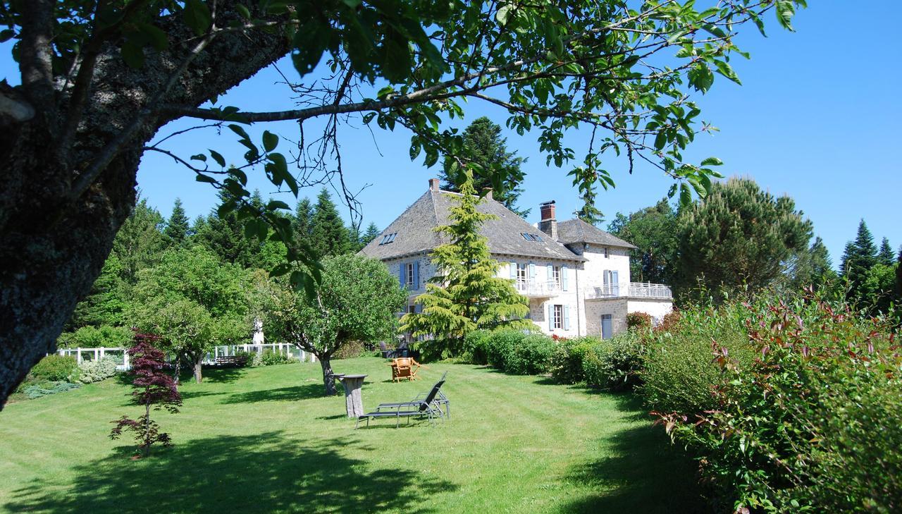 Les Maisons De Concasty Boisset  Exteriör bild